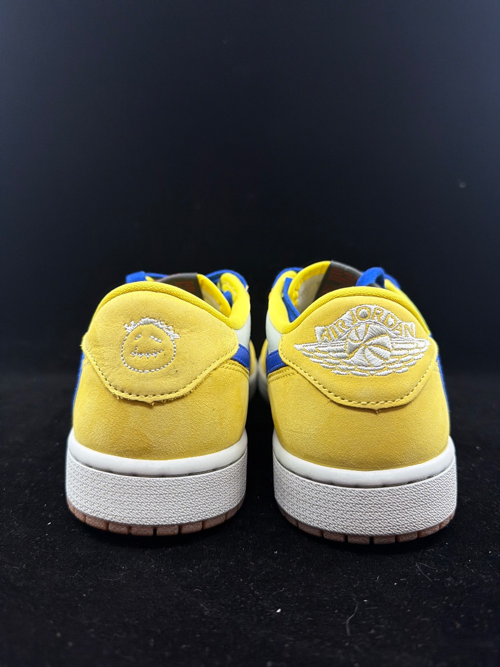 *USED* AJ 1 LOW X TRAVIS SCOTT (W) - CANARY