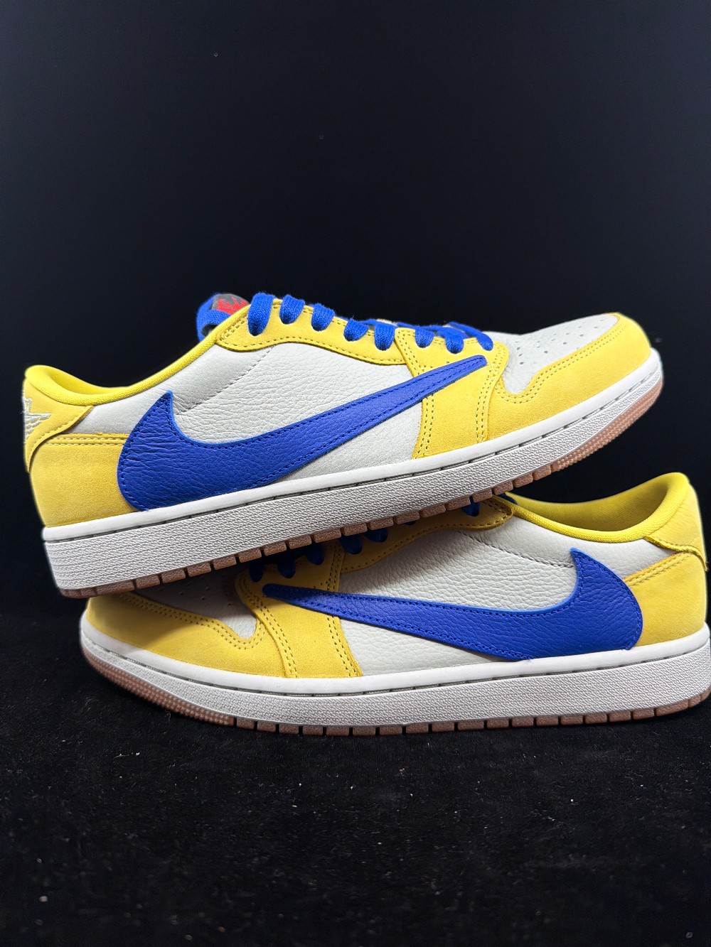 *USED* AJ 1 LOW X TRAVIS SCOTT (W) - CANARY