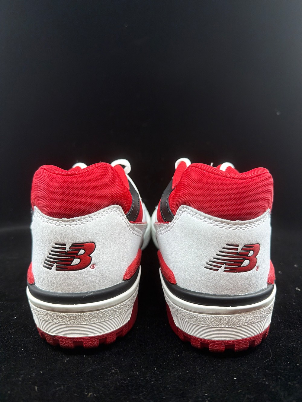 *USED* NEW BALANCE 550 - WHITE RED