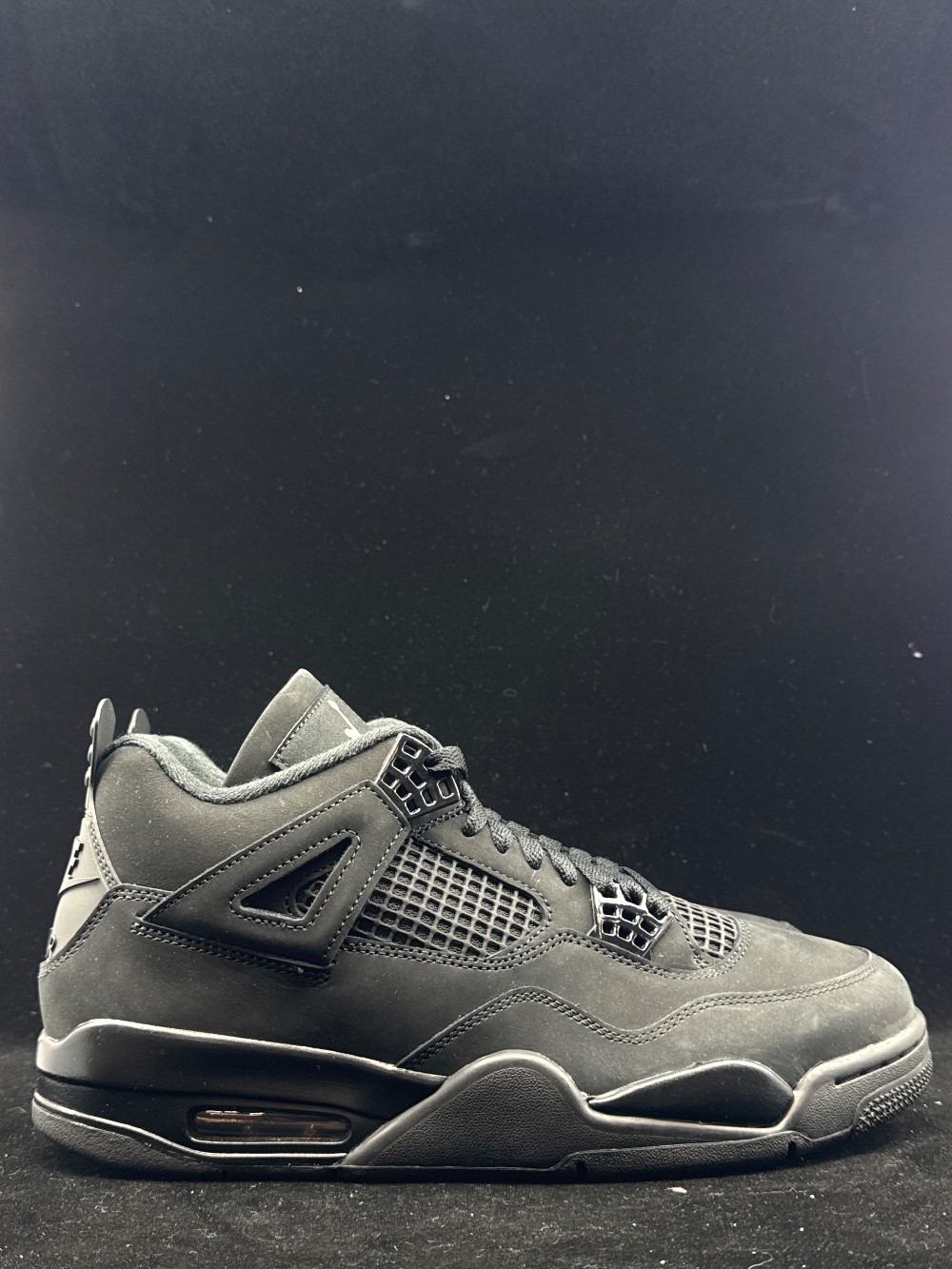 AJ 4 - BLACK CAT (2025)