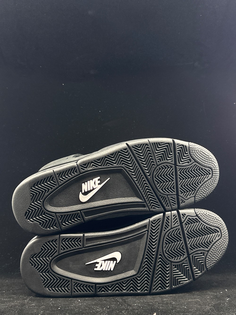 AJ 4 - BLACK CAT (2025)