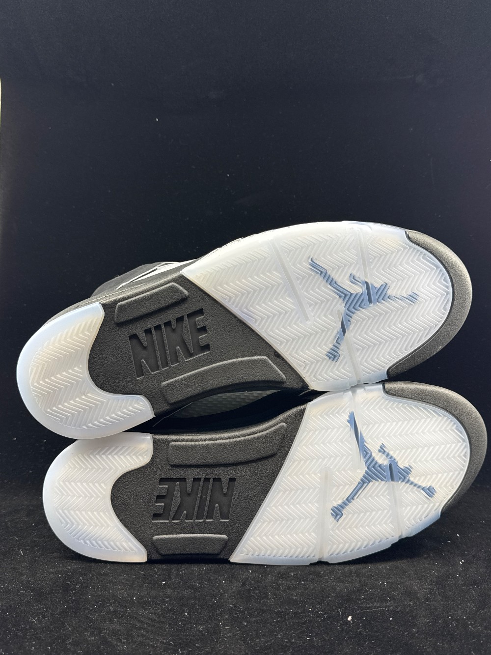 AJ 5 - BLACK METALLIC REIMAGINED