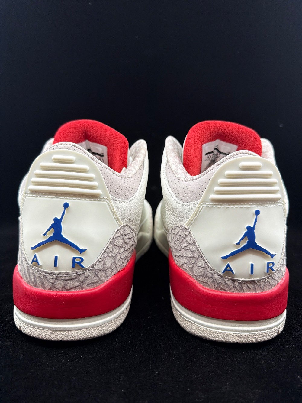 AJ 3 - INTERNATIONAL FLIGHT