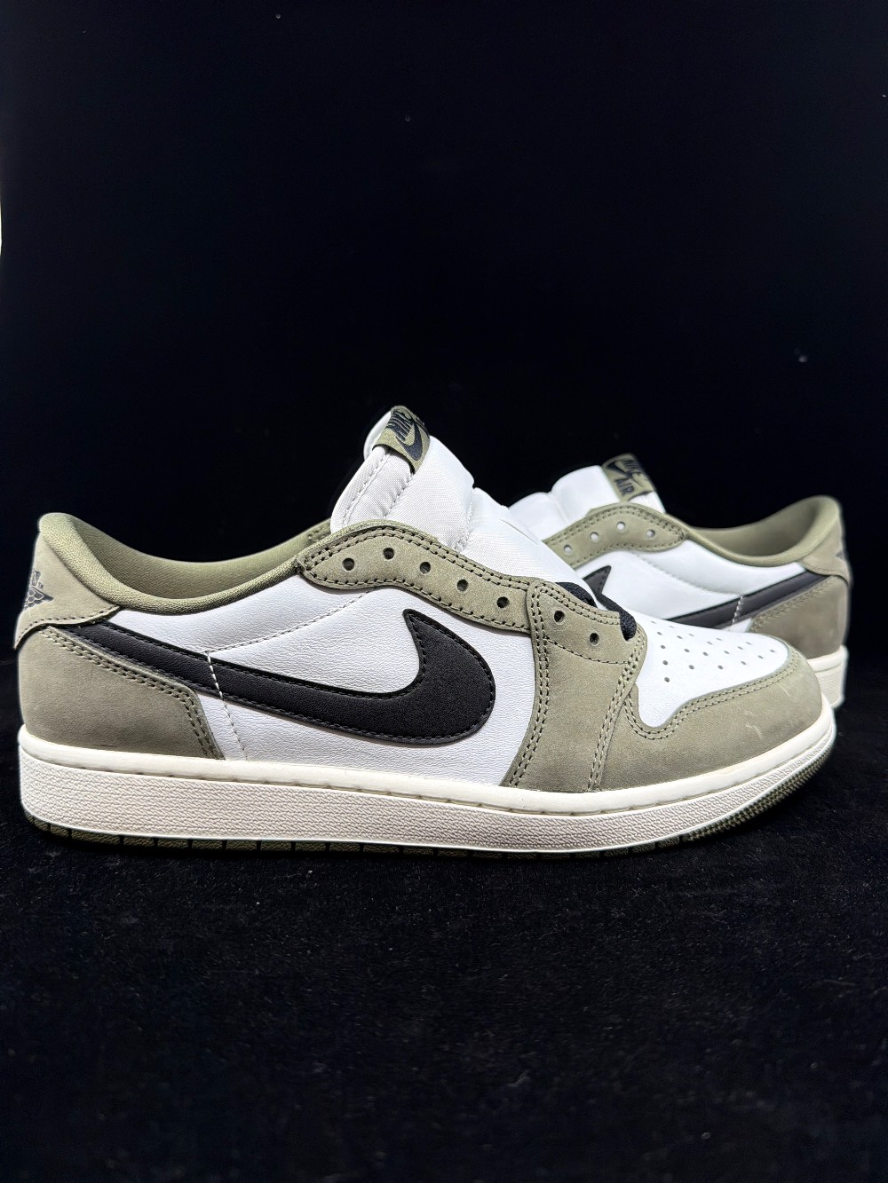 AJ 1 LOW - MEDIUM OLIVE