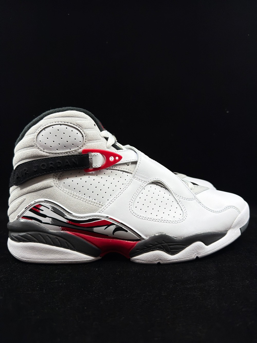 AJ 8 - BUGS BUNNY (2025)