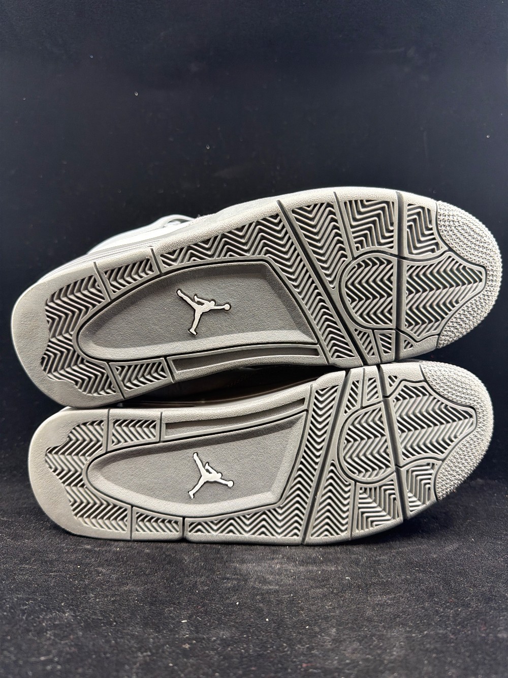 *USED* AJ 4 - PARIS WET CEMENT