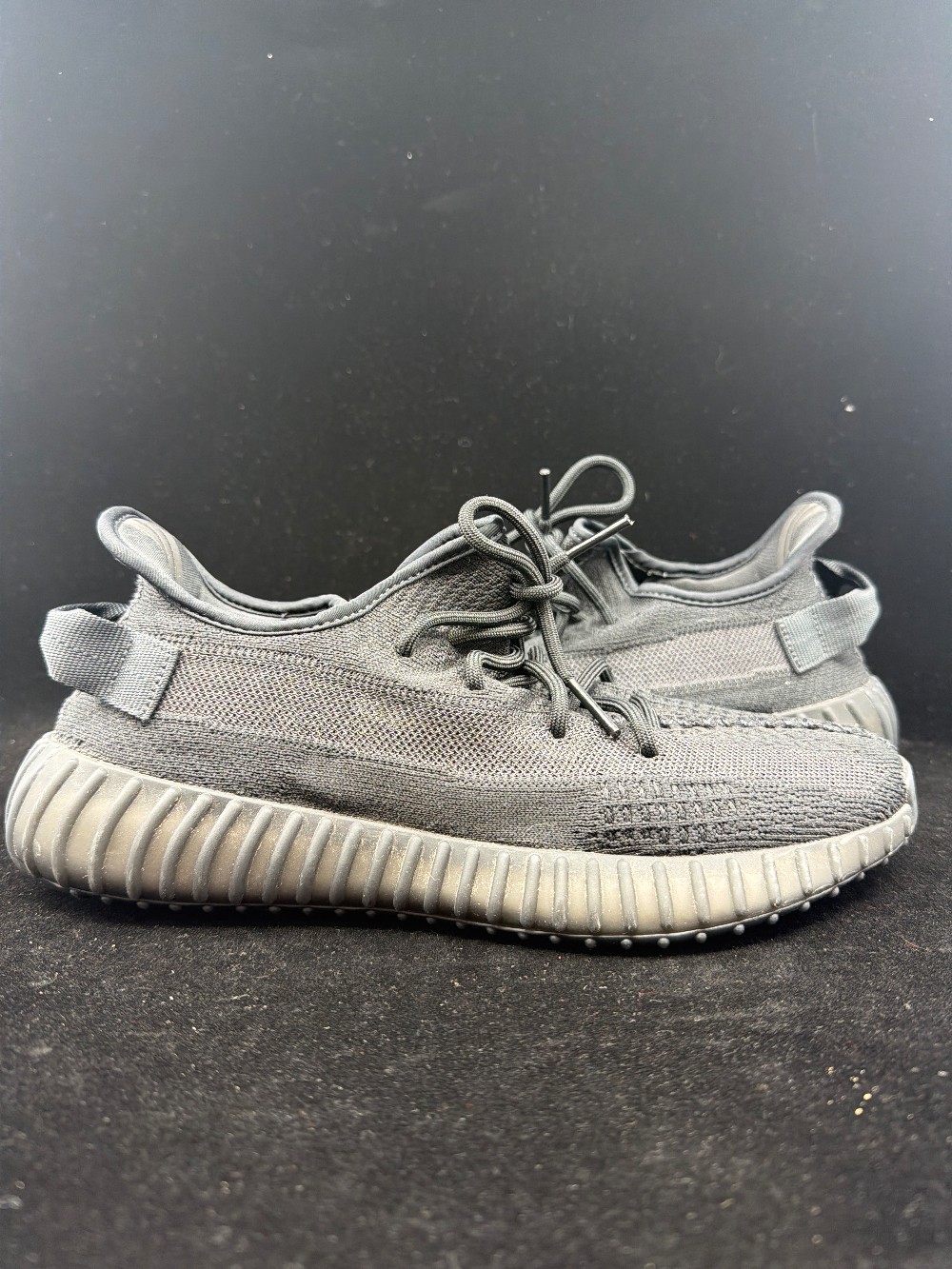 *USED* YEEZY BOOST 350 VS - ONYX