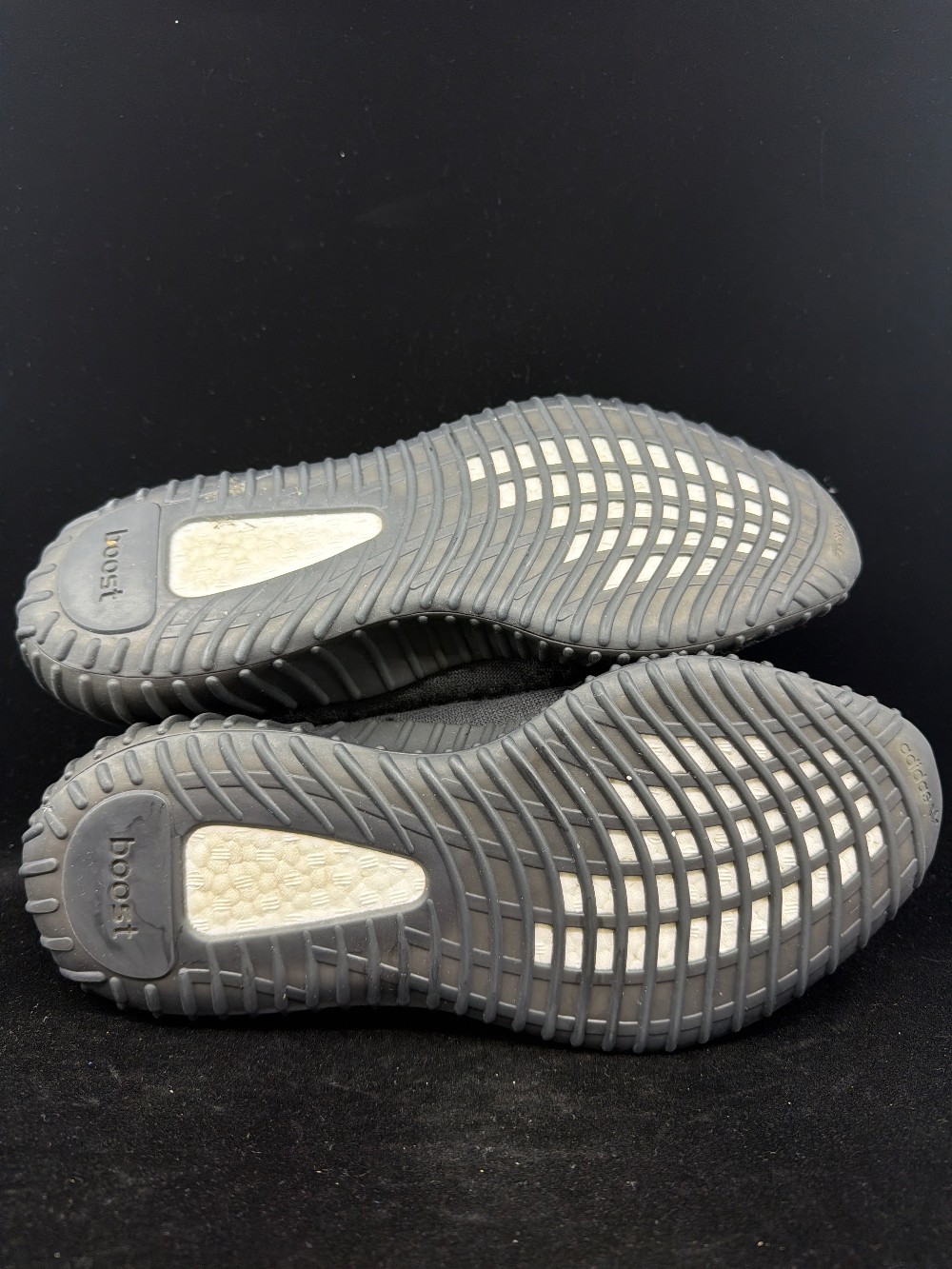 *USED* YEEZY BOOST 350 VS - ONYX