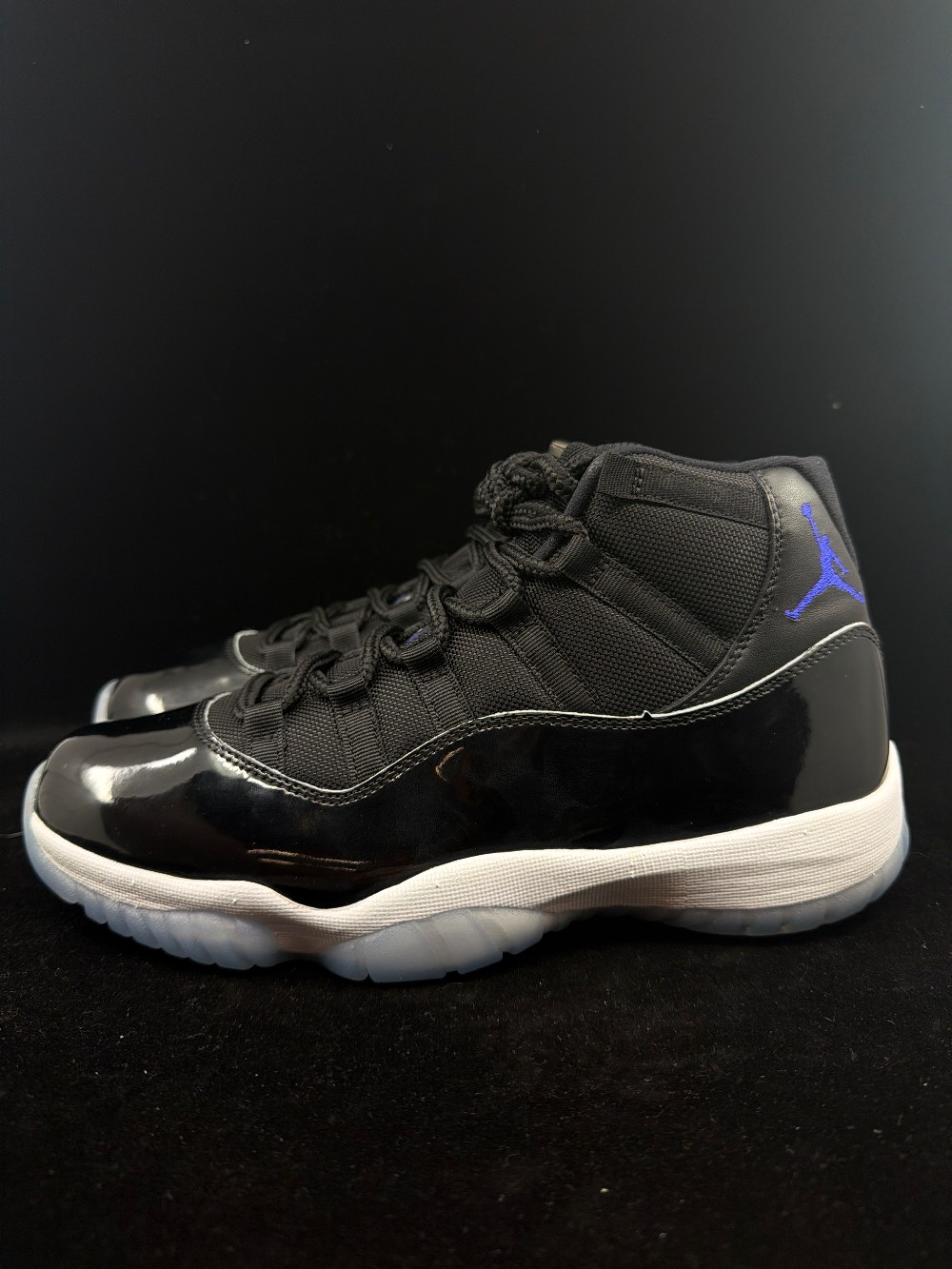 AJ 11 - SPACE JAM (2016)