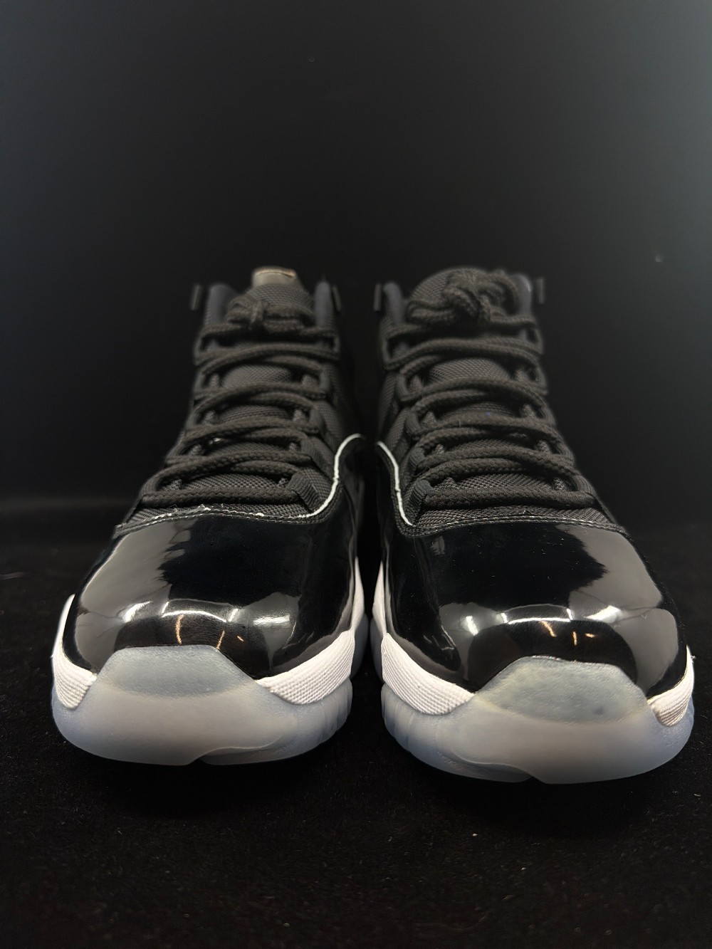 AJ 11 - SPACE JAM (2016)