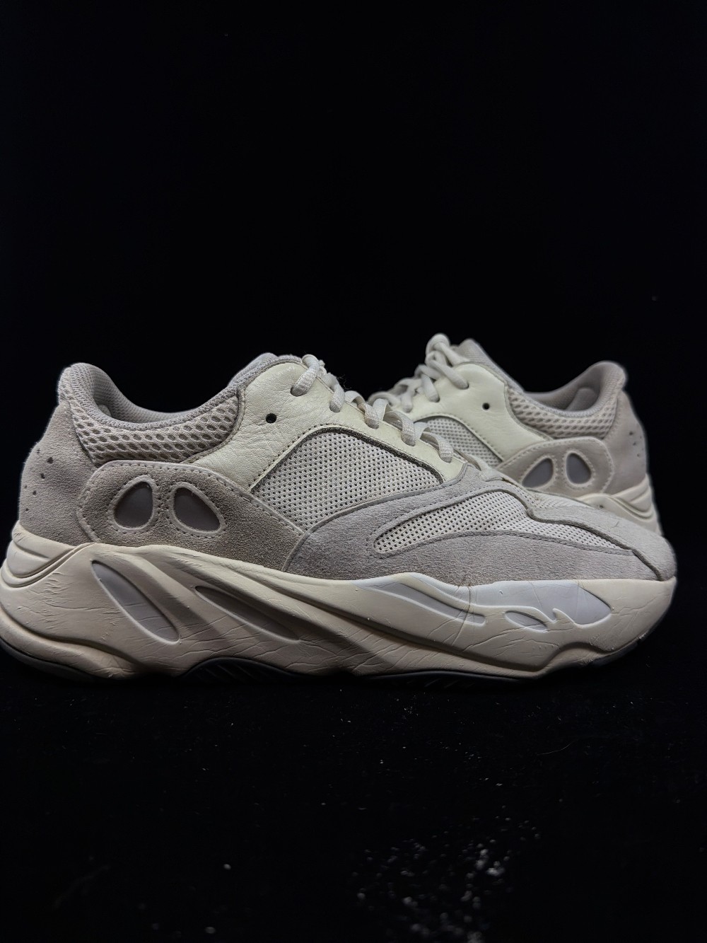 *USED* YEEZY BOOST 700 - ANALOG