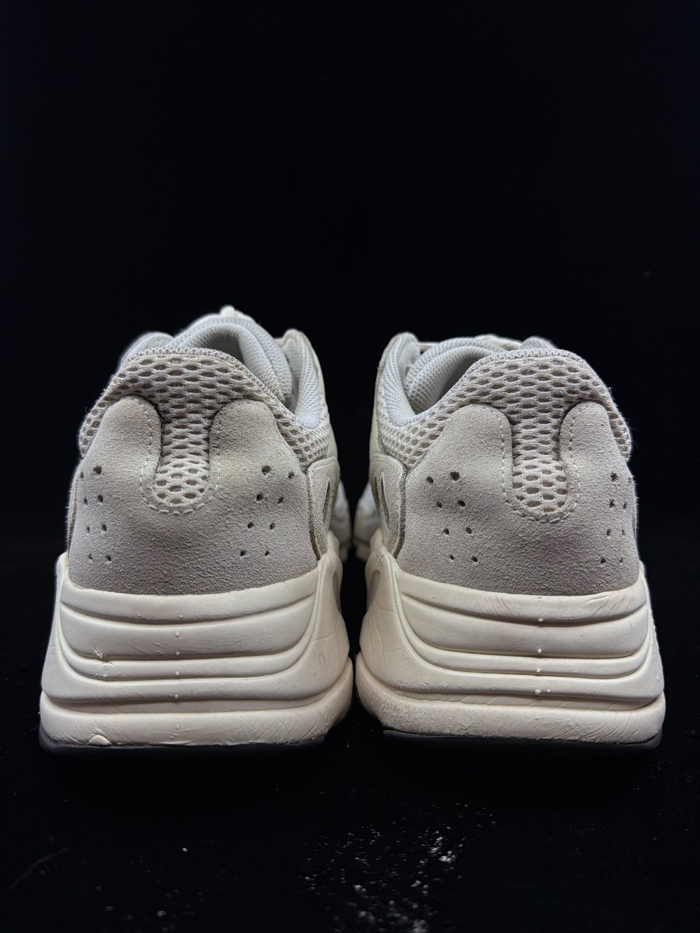 *USED* YEEZY BOOST 700 - ANALOG