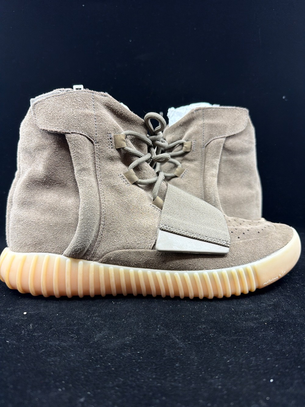 *USED/NO BOX* YEEZY 750 BOOST - CHOCOLATE
