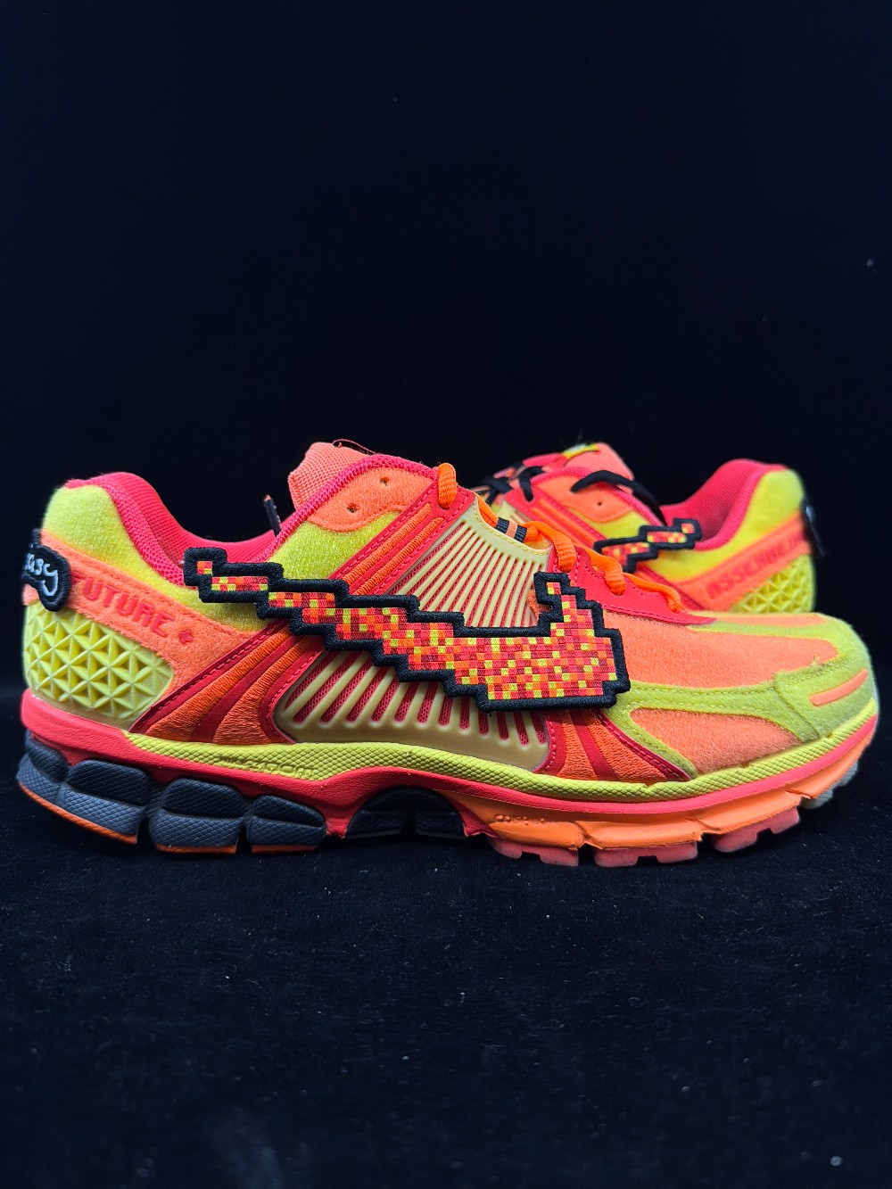 *USED/NO LID* NIKE VOMERO 5 - DOERNBECHER