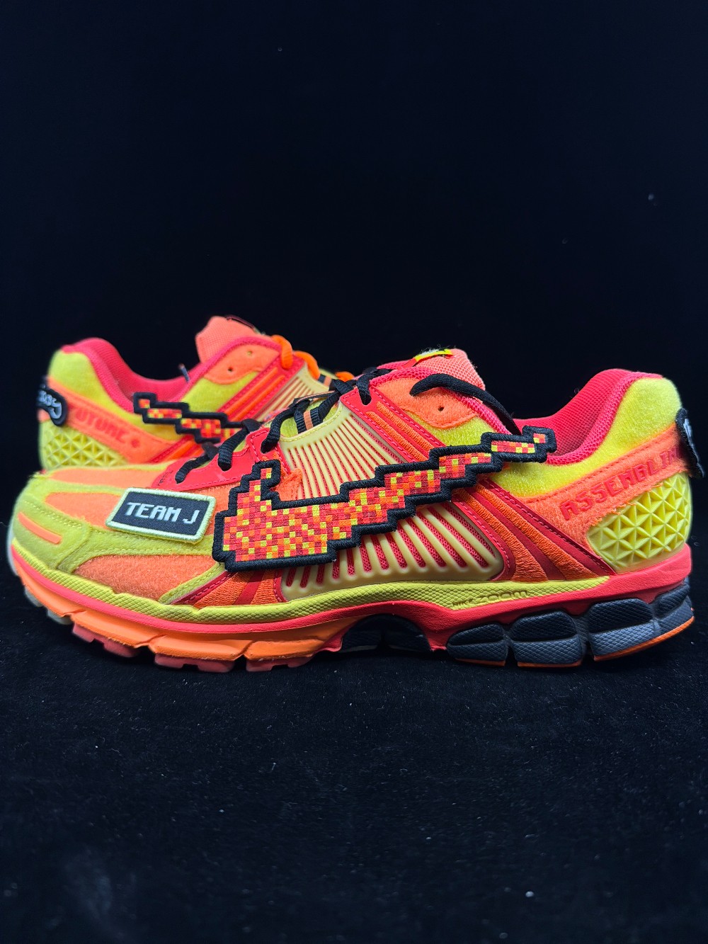 *USED/NO LID* NIKE VOMERO 5 - DOERNBECHER