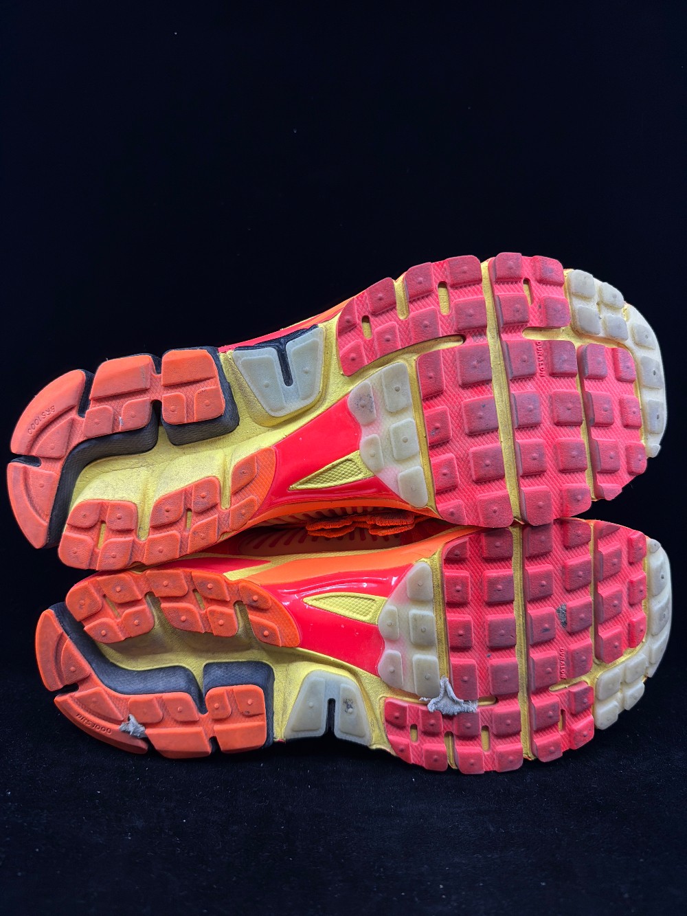 *USED/NO LID* NIKE VOMERO 5 - DOERNBECHER