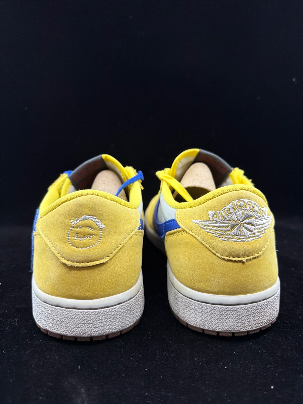 *USED* AJ 1 LOW X TRAVIS SCOTT (W) - CANARY