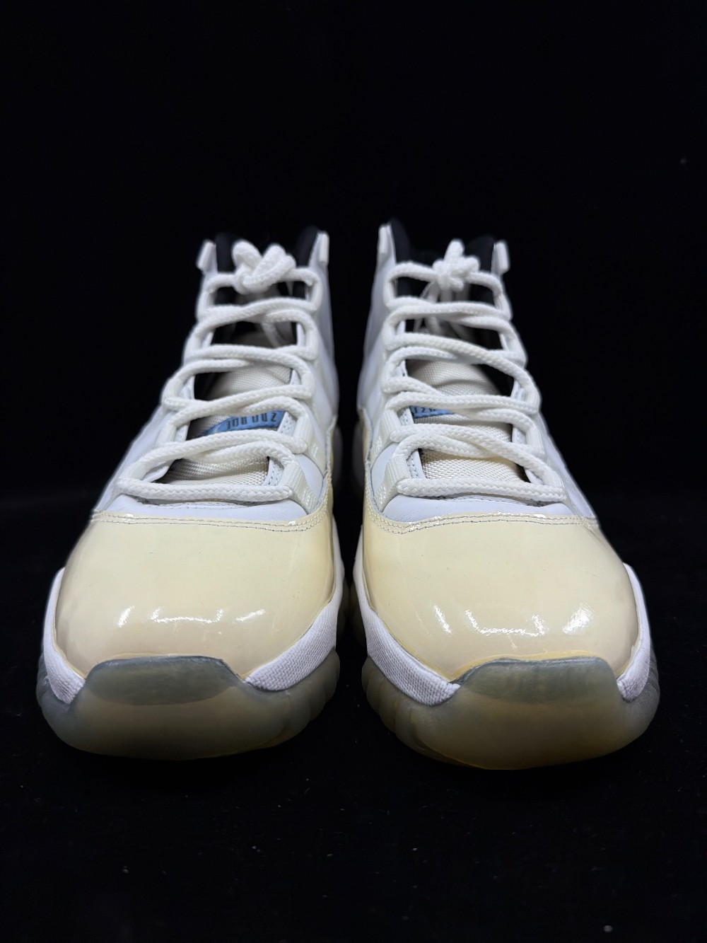 AJ 11 - LEGEND BLUE (2001)