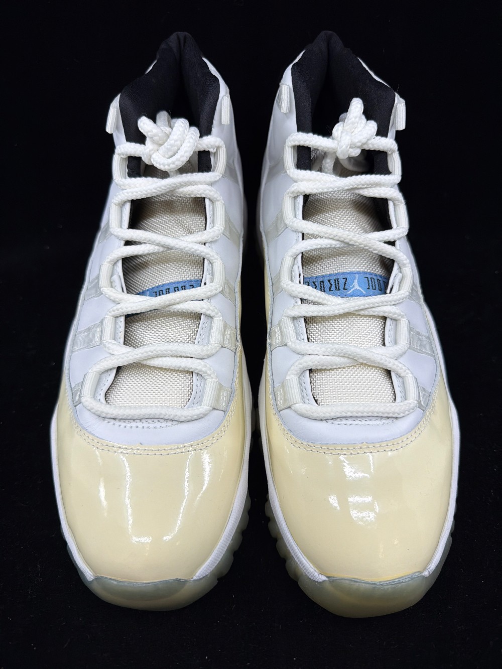 AJ 11 - LEGEND BLUE (2001)