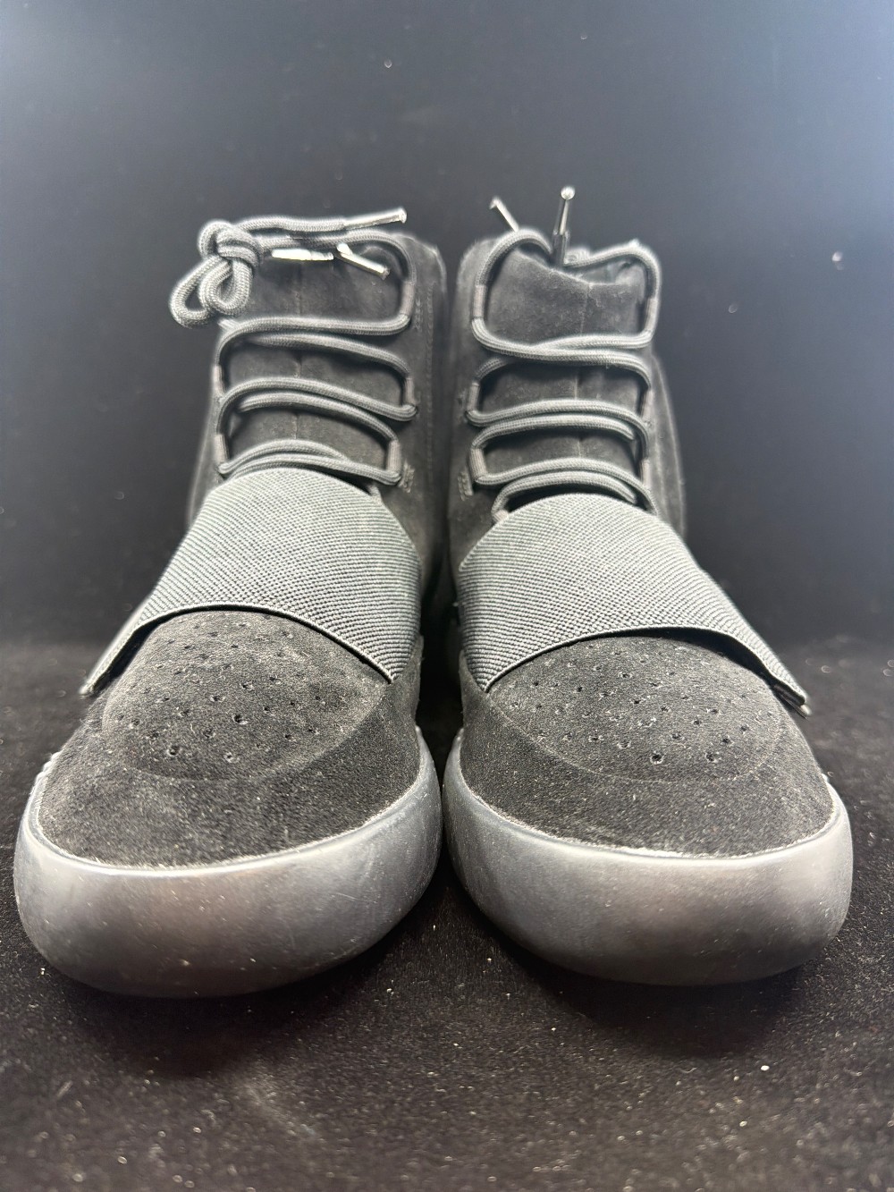 YEEZY 750 BOOST - TRIPLE BLACK