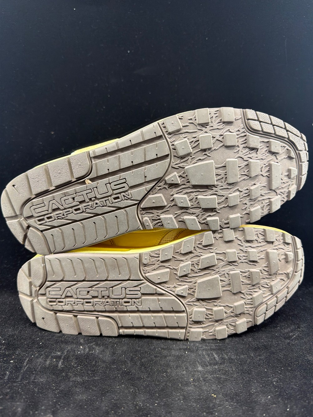 *USED* NIKE AIR MAX 1 X TRAVIS SCOTT - WHEAT LEMON DROP