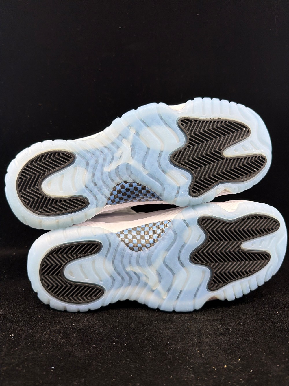 AJ 11 (GS) - LEGEND BLUE (2024)