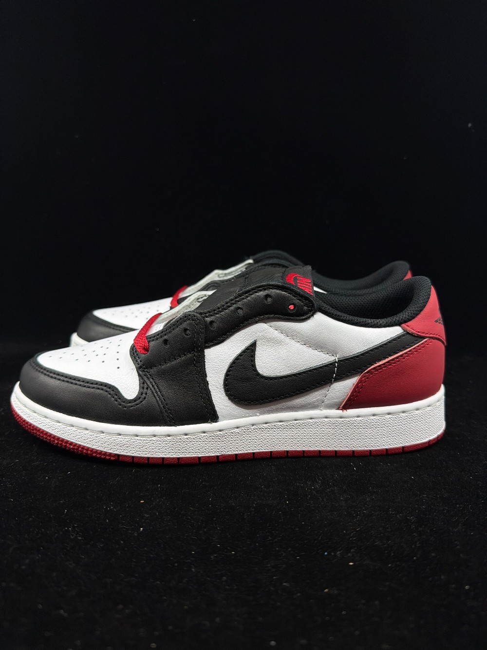 AJ 1 LOW (GS) - BLACK TOE