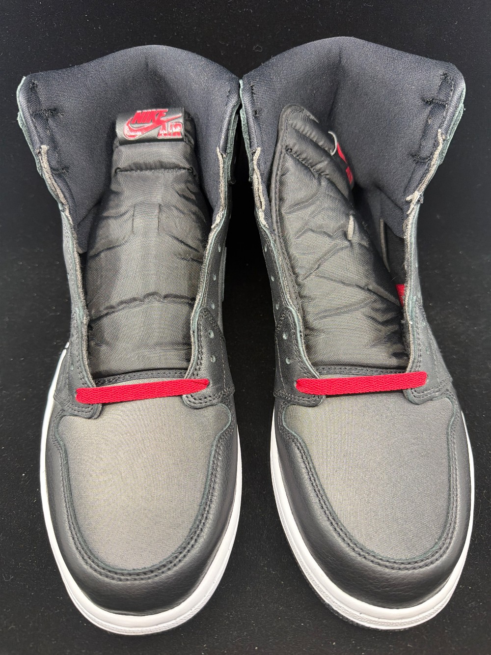 AJ 1 - BLACK SATIN GYM RED