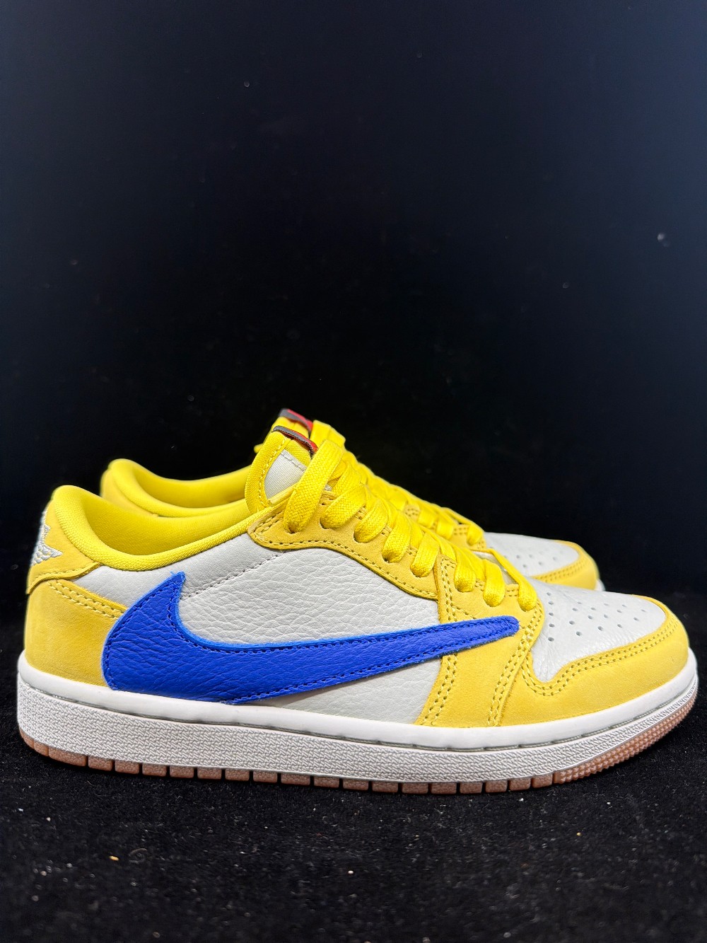 AJ 1 LOW X TRAVIS SCOTT (W) - CANARY