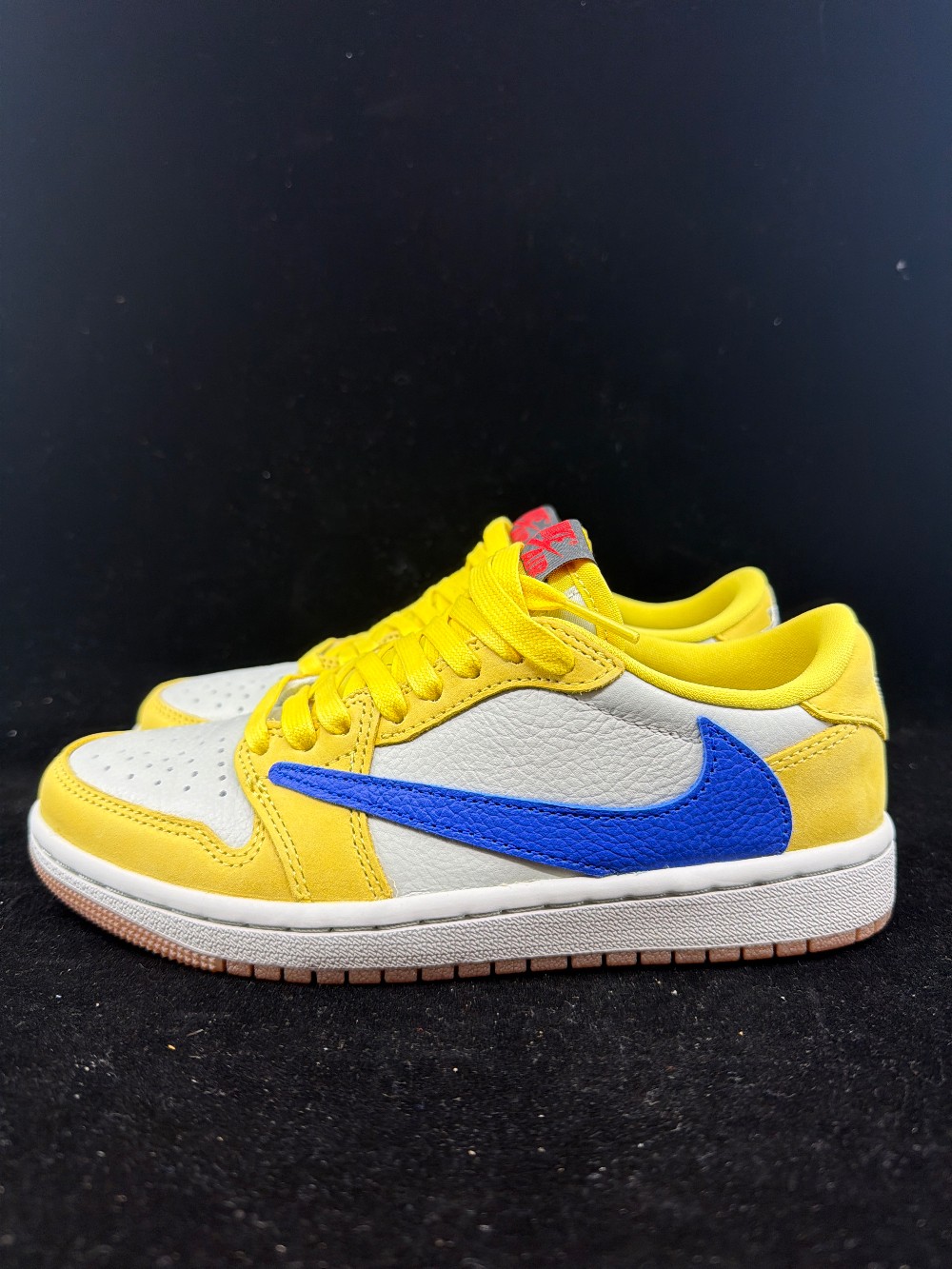 AJ 1 LOW X TRAVIS SCOTT (W) - CANARY