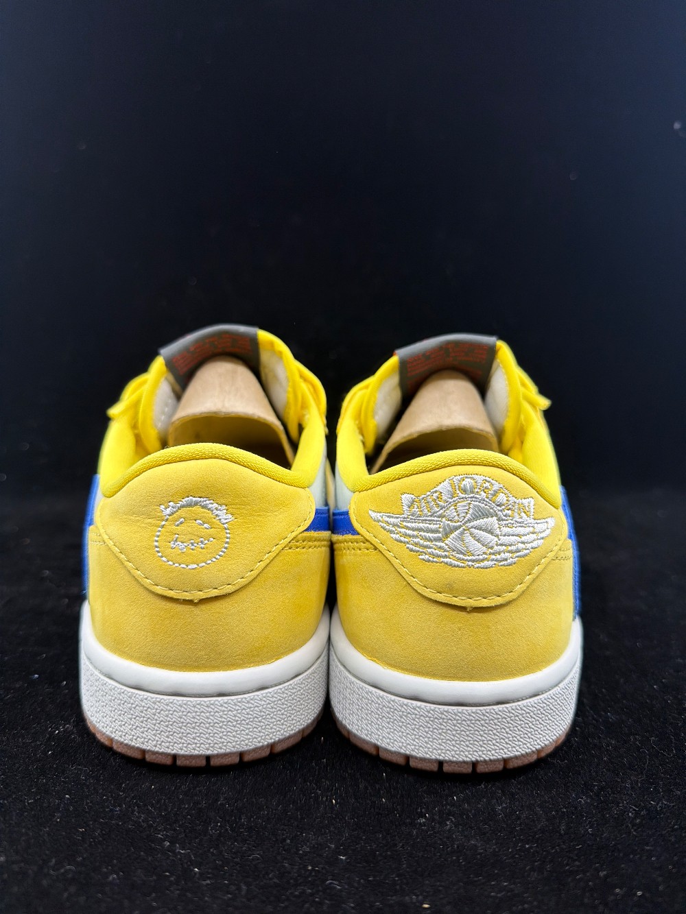 AJ 1 LOW X TRAVIS SCOTT (W) - CANARY