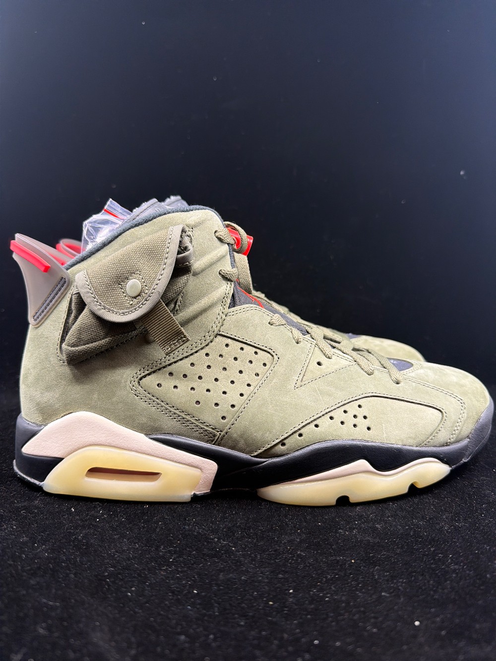 AJ 6 X TRAVIS SCOTT - OLIVE