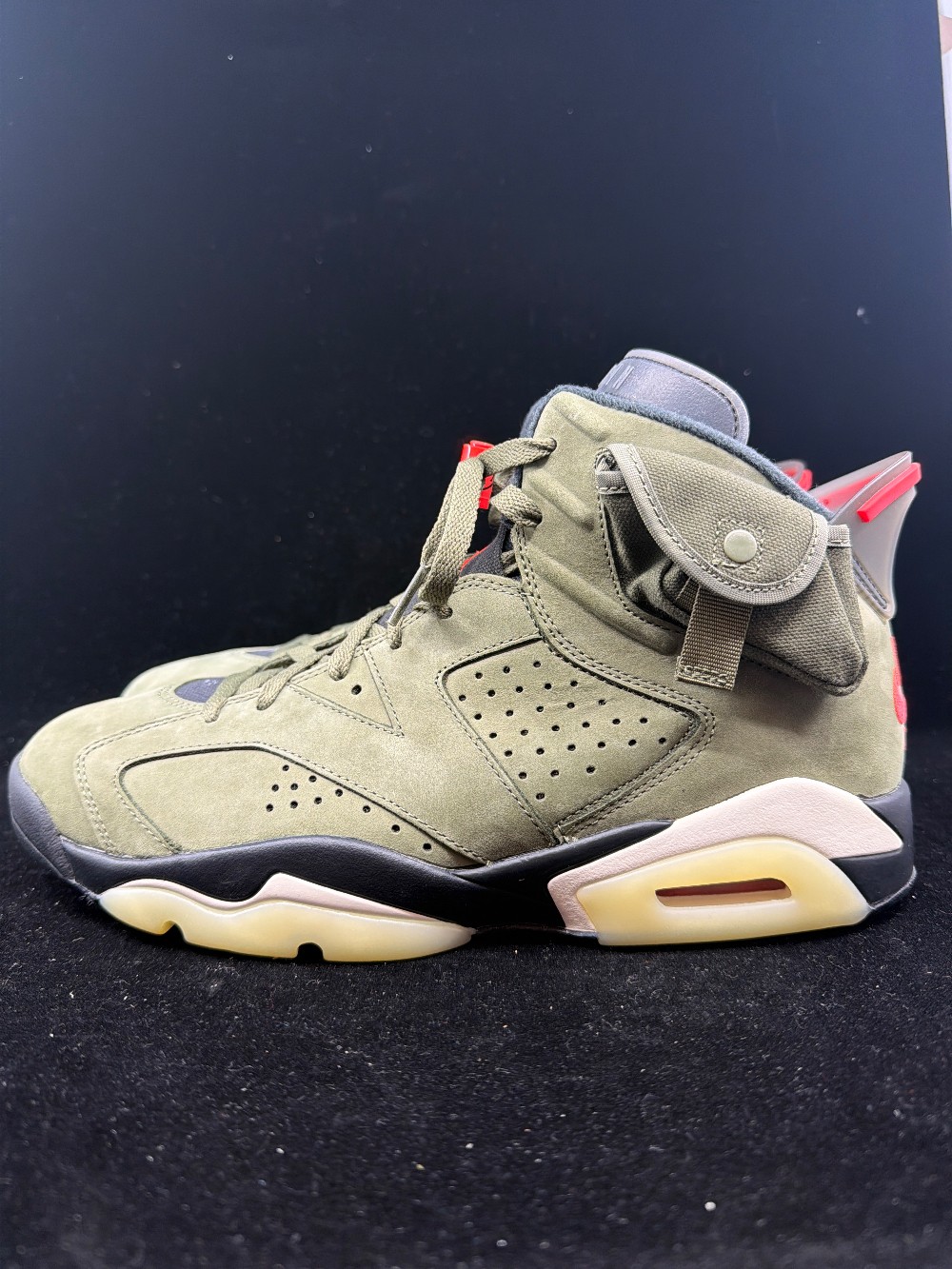 AJ 6 X TRAVIS SCOTT - OLIVE