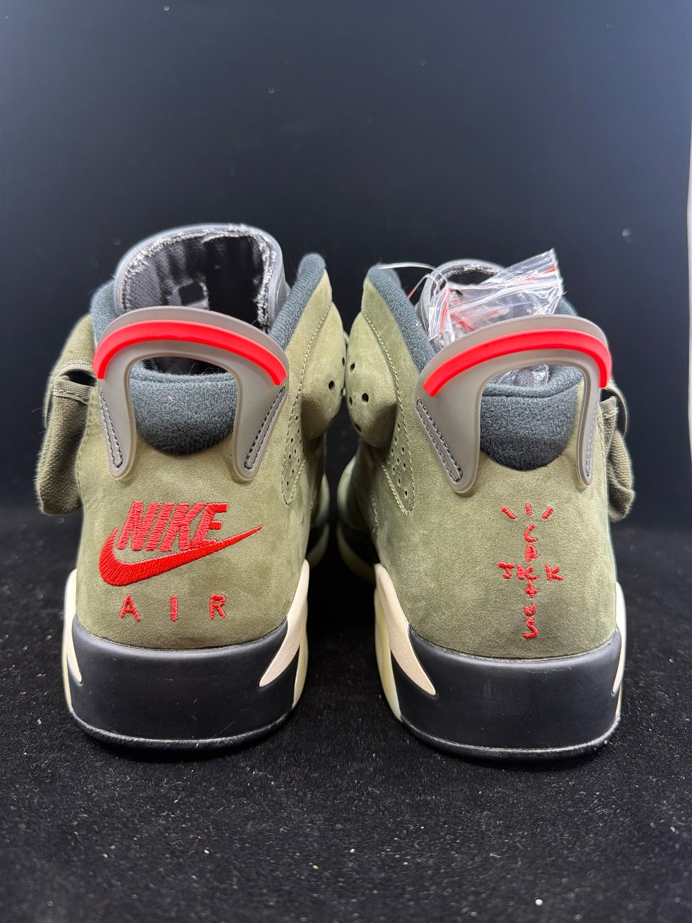 AJ 6 X TRAVIS SCOTT - OLIVE