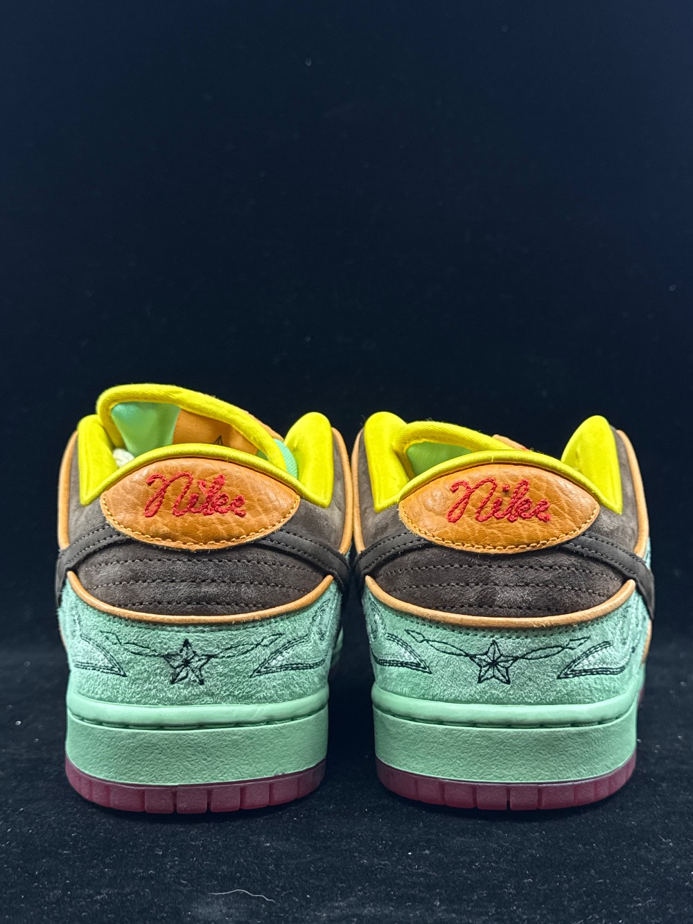 *USED* NIKE SB DUNK LOW - RODEO TOURMALINE