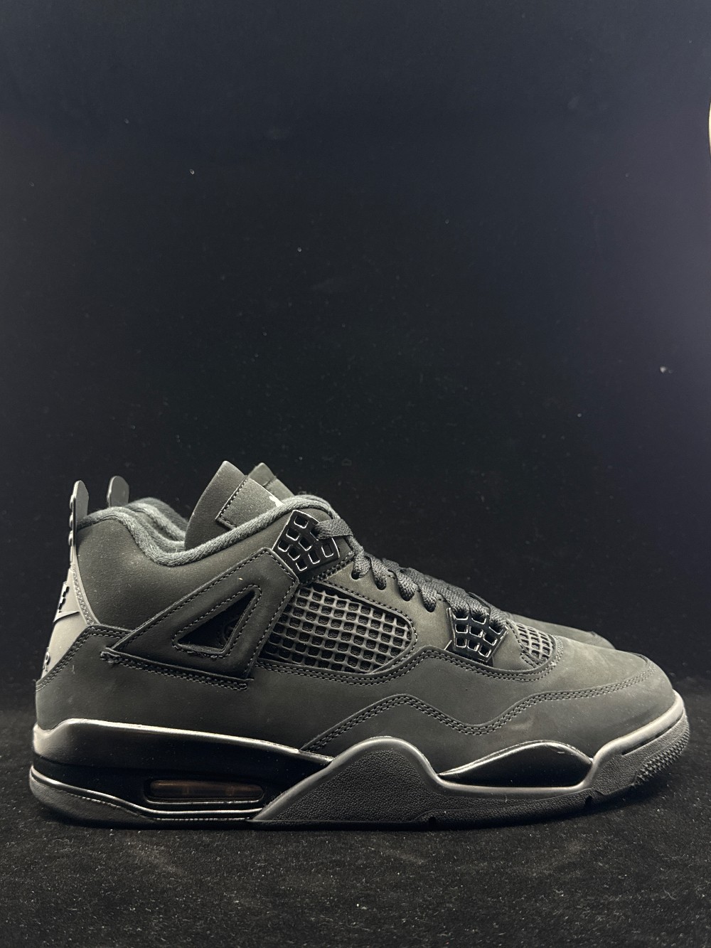 AJ 4 - BLACK CAT (2025)