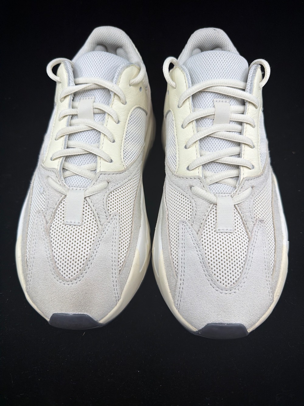 *USED* YEEZY 700 BOOST - ANALOG