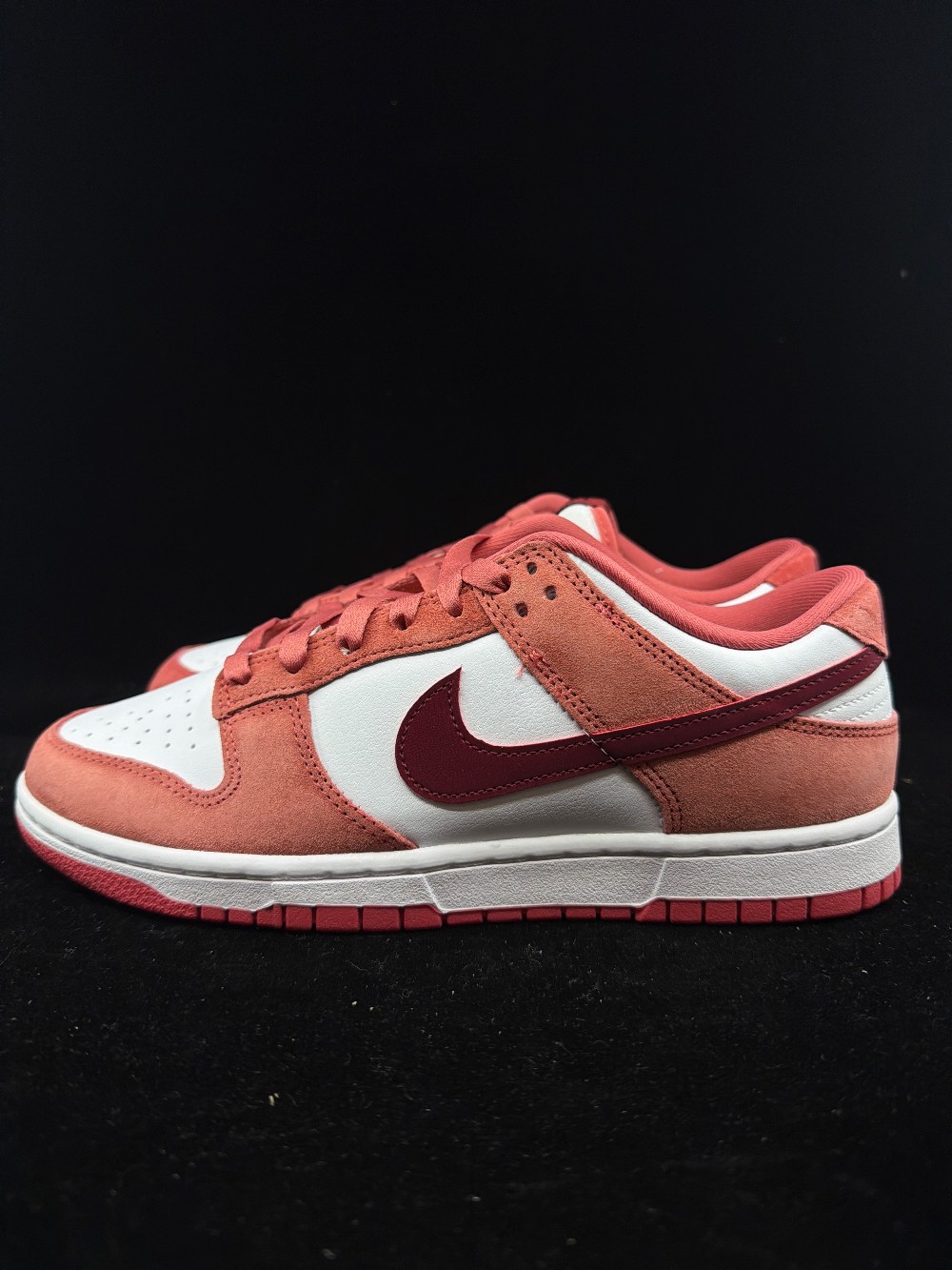 NIKE DUNK LOW (W) - VALENTINES DAY (2024)