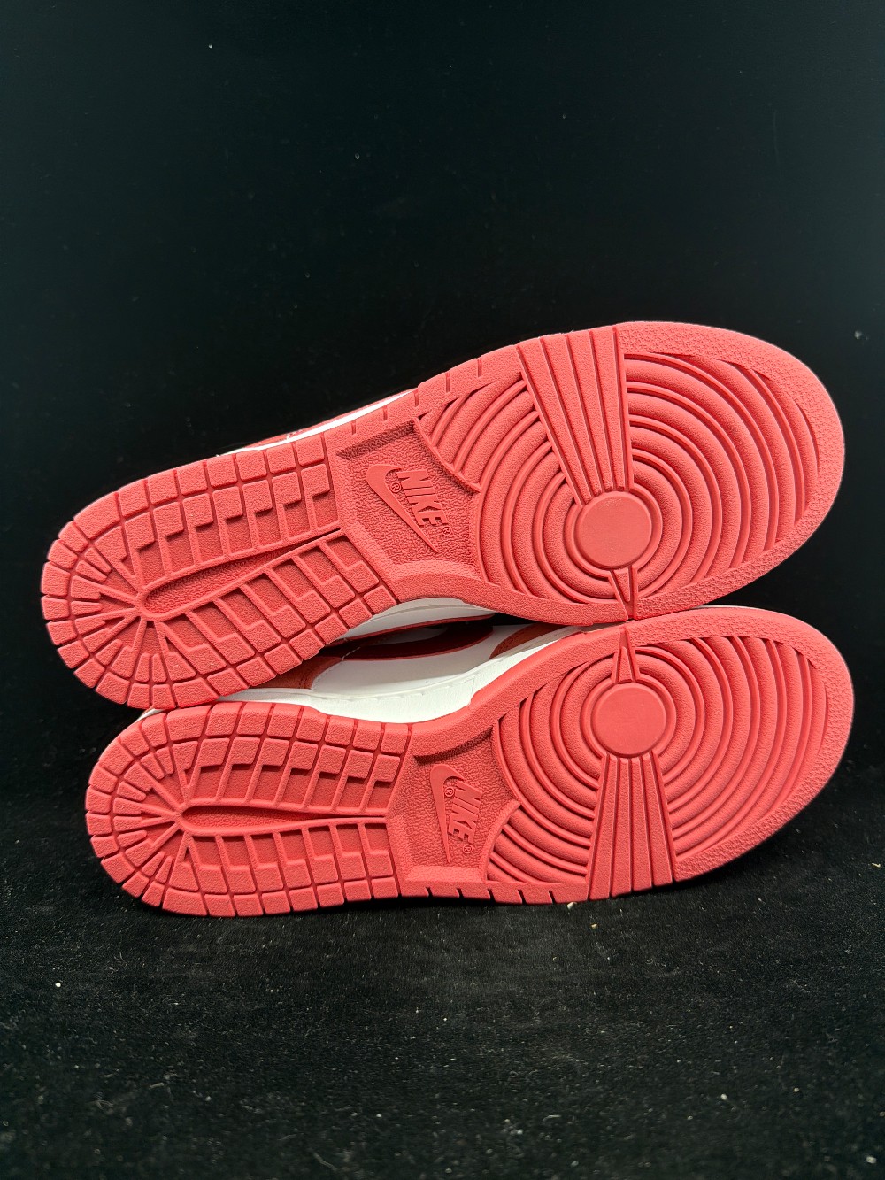 NIKE DUNK LOW (W) - VALENTINES DAY (2024)