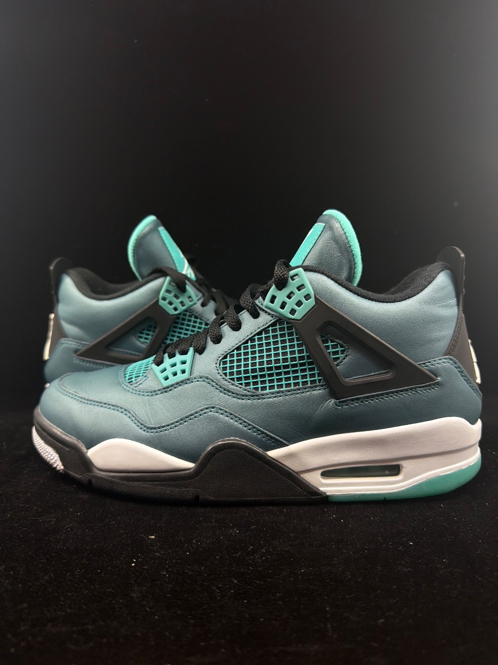 *USED* AJ 4 - TEAL