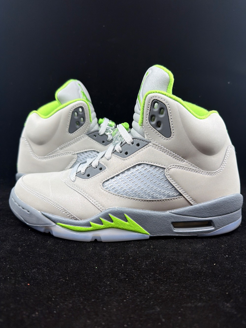 *USED* AJ 5 - GREEN BEAN (2022)