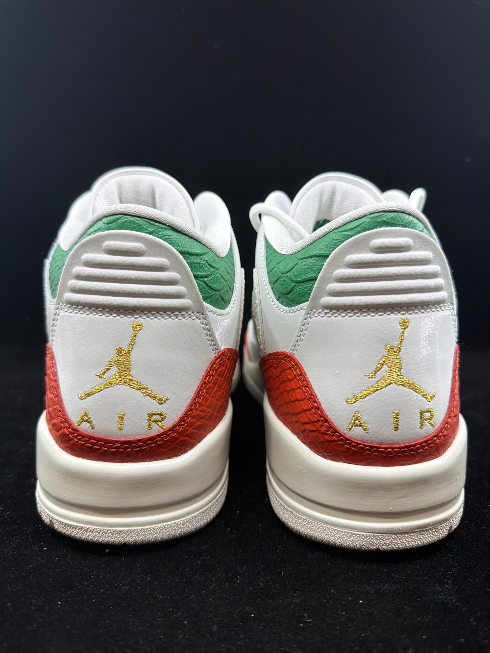 *USED* AJ 3 - EL VUELI SUMMIT WHITE