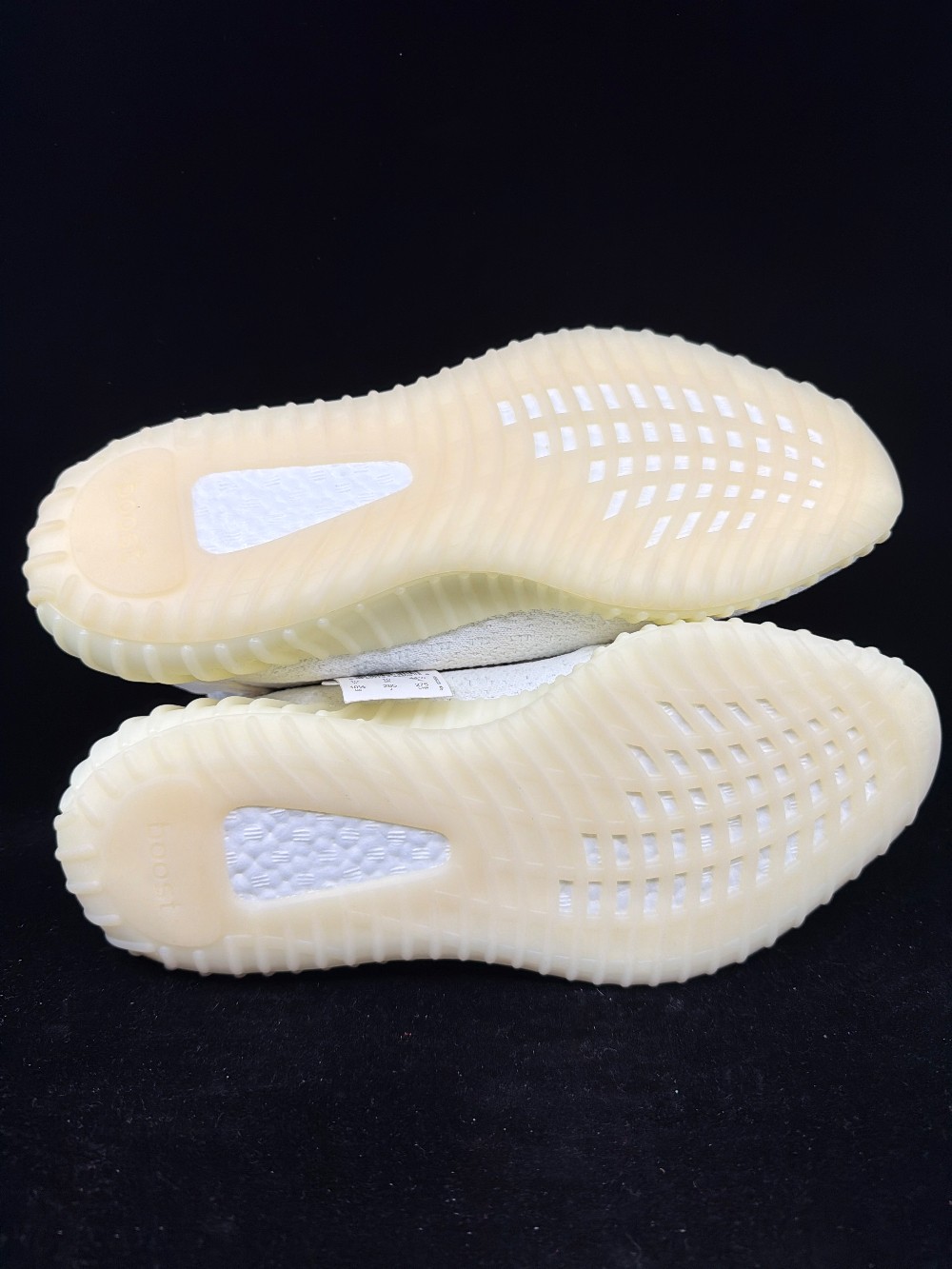 YEEZY 350 V2 - CREAM