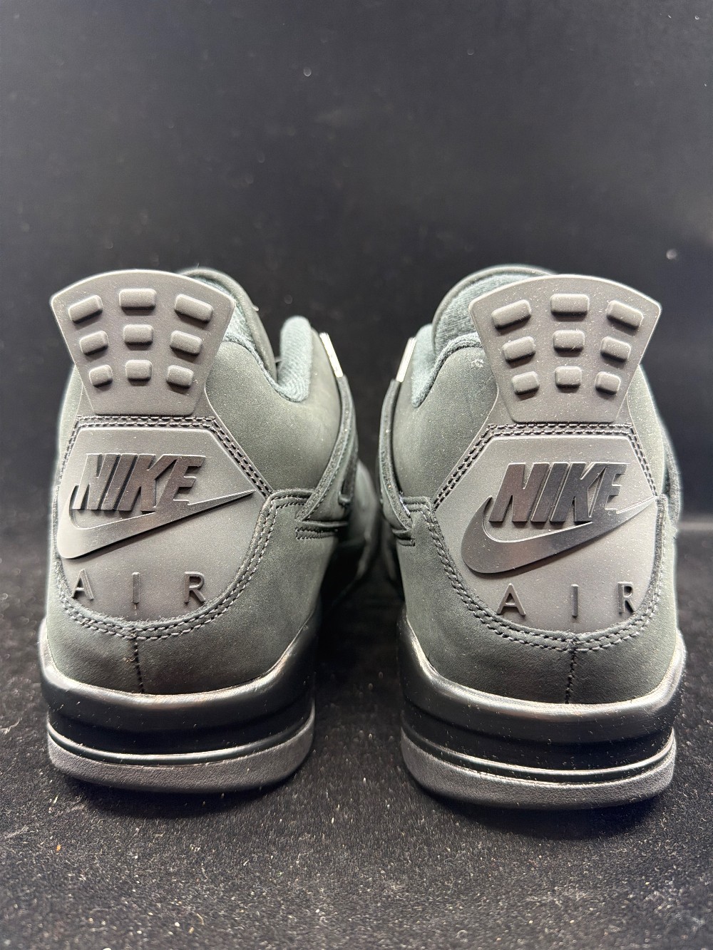 AJ 4 - BLACK CAT (2025)