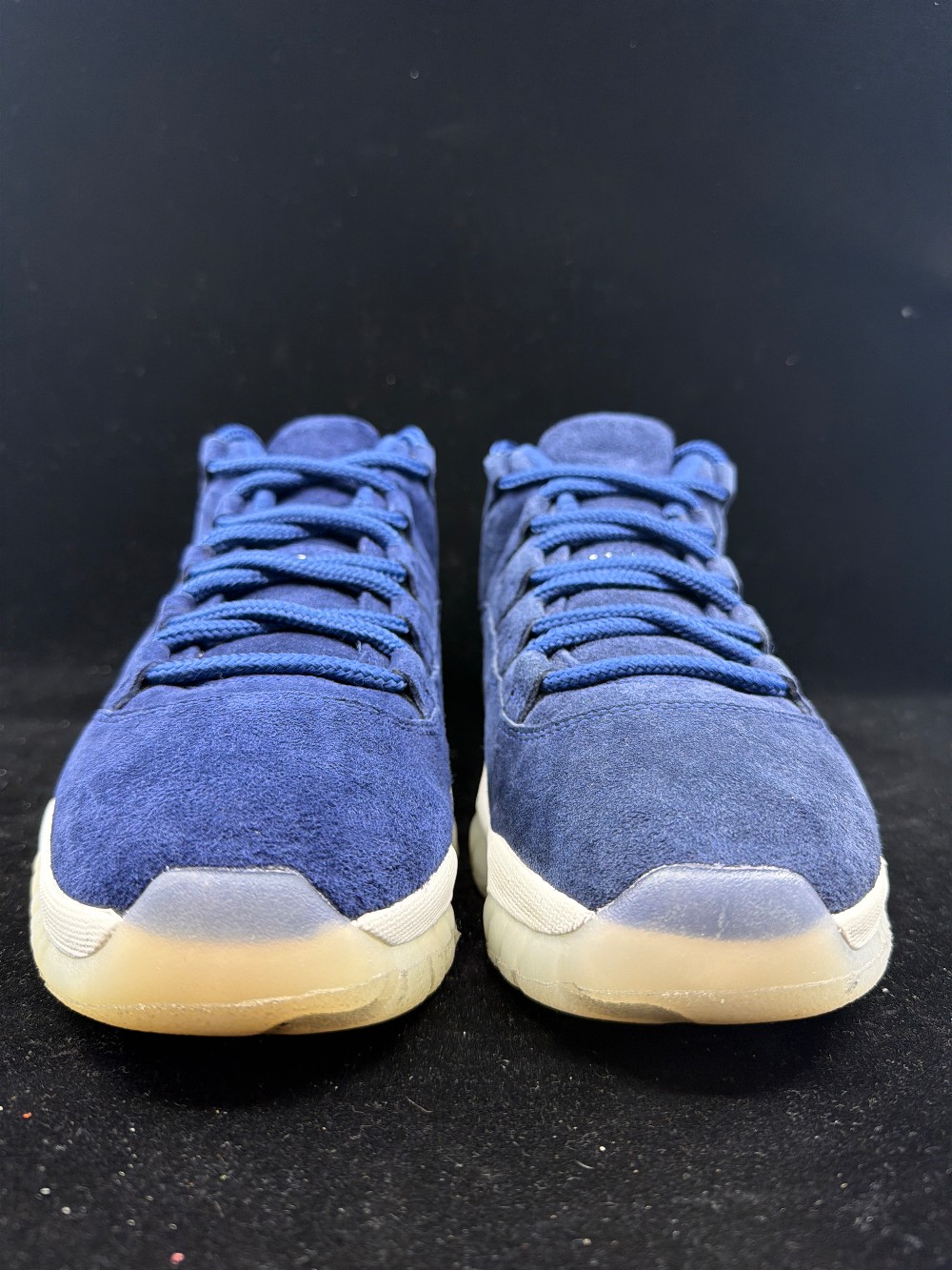 *USED* AJ 11 LOW X DEREK JETER - RE2PECT