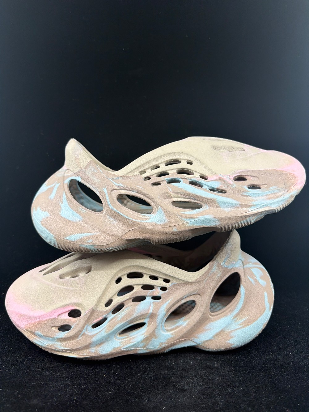 *USED/NO BOX* YEEZY FOAM RUNNER - MX SAND GREY