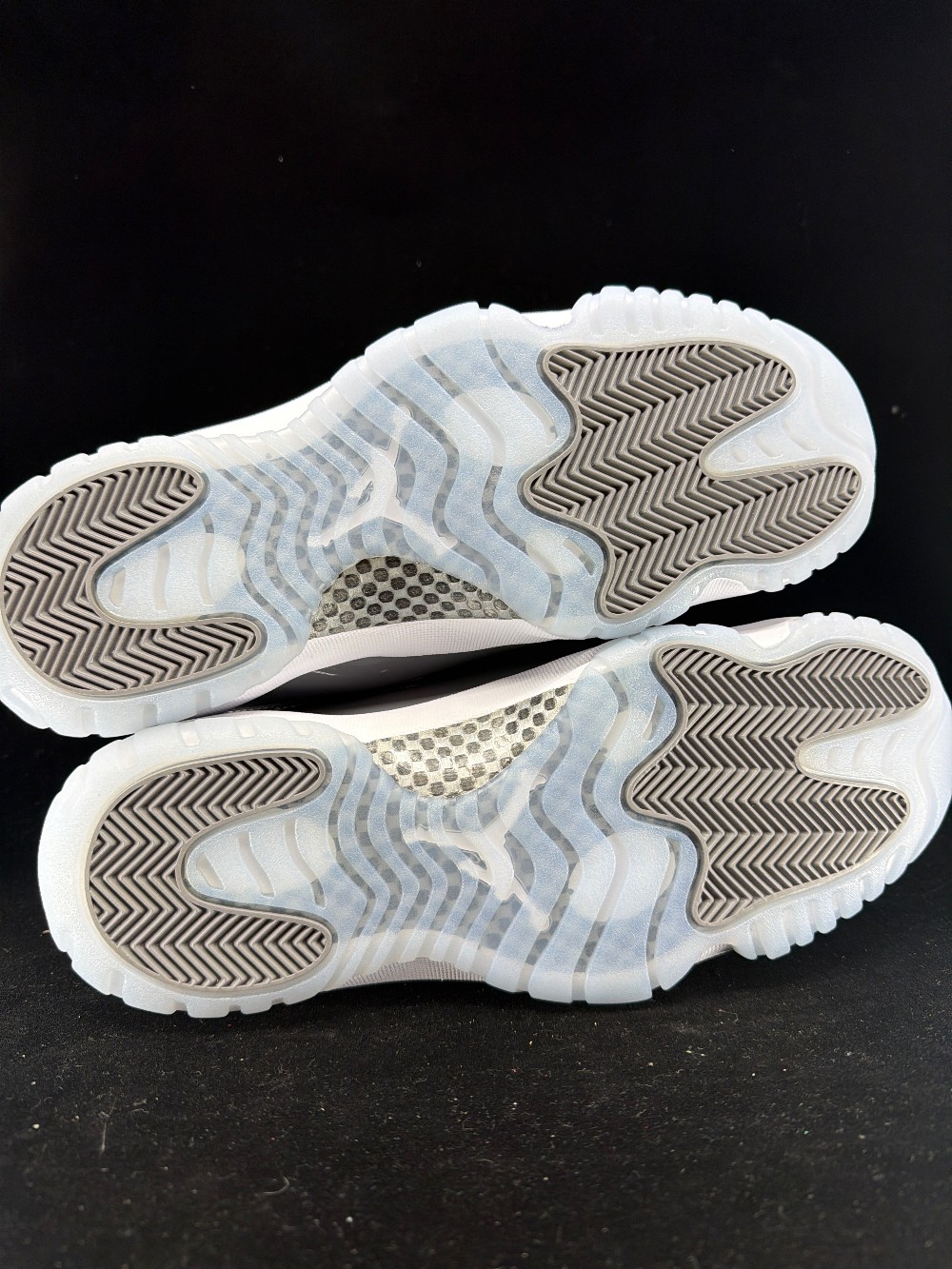 AJ 11 - COOL GREY (2021)