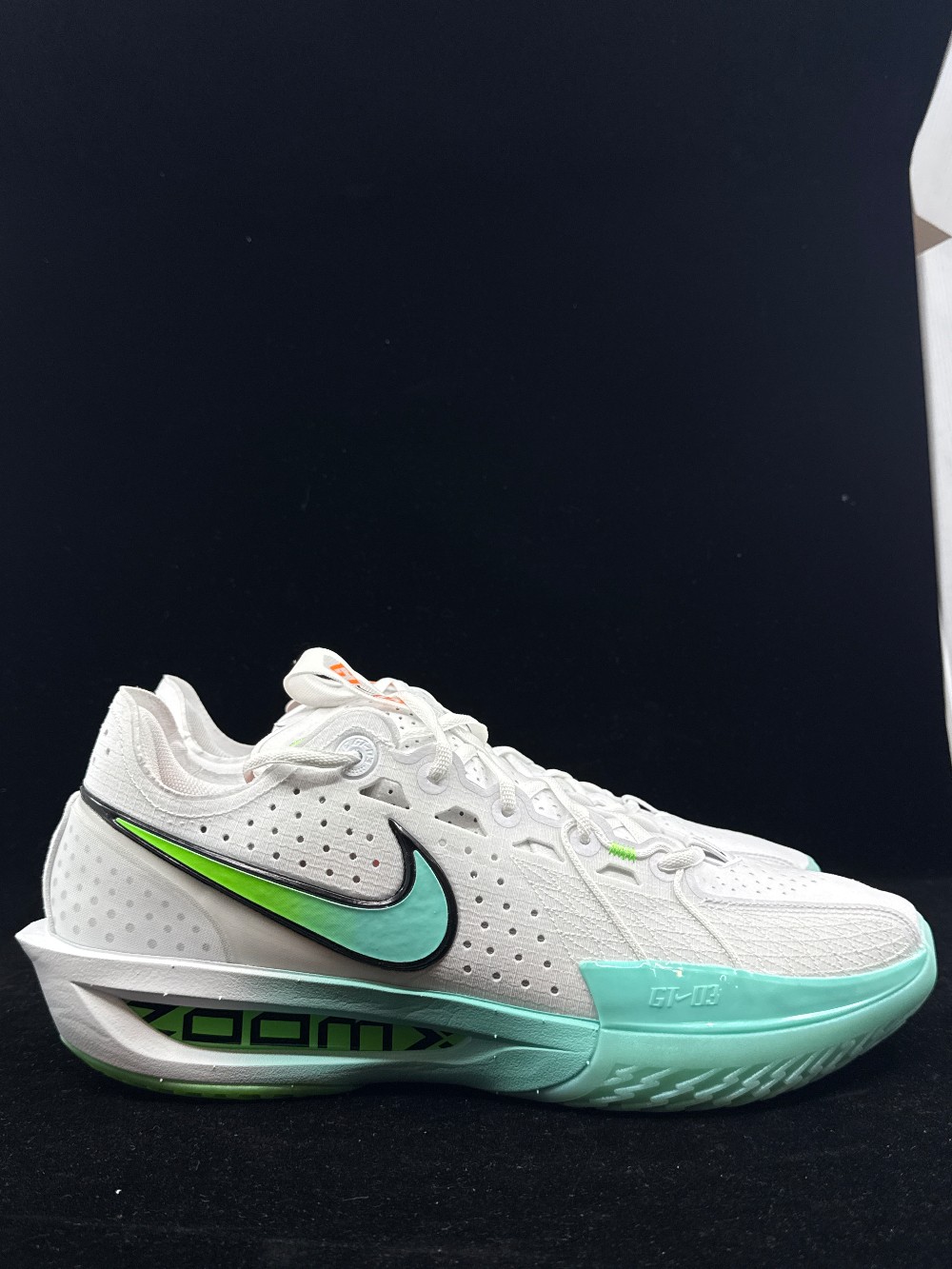 NIKE G.T. CUT 3 - BLEACHED TURQUOISE