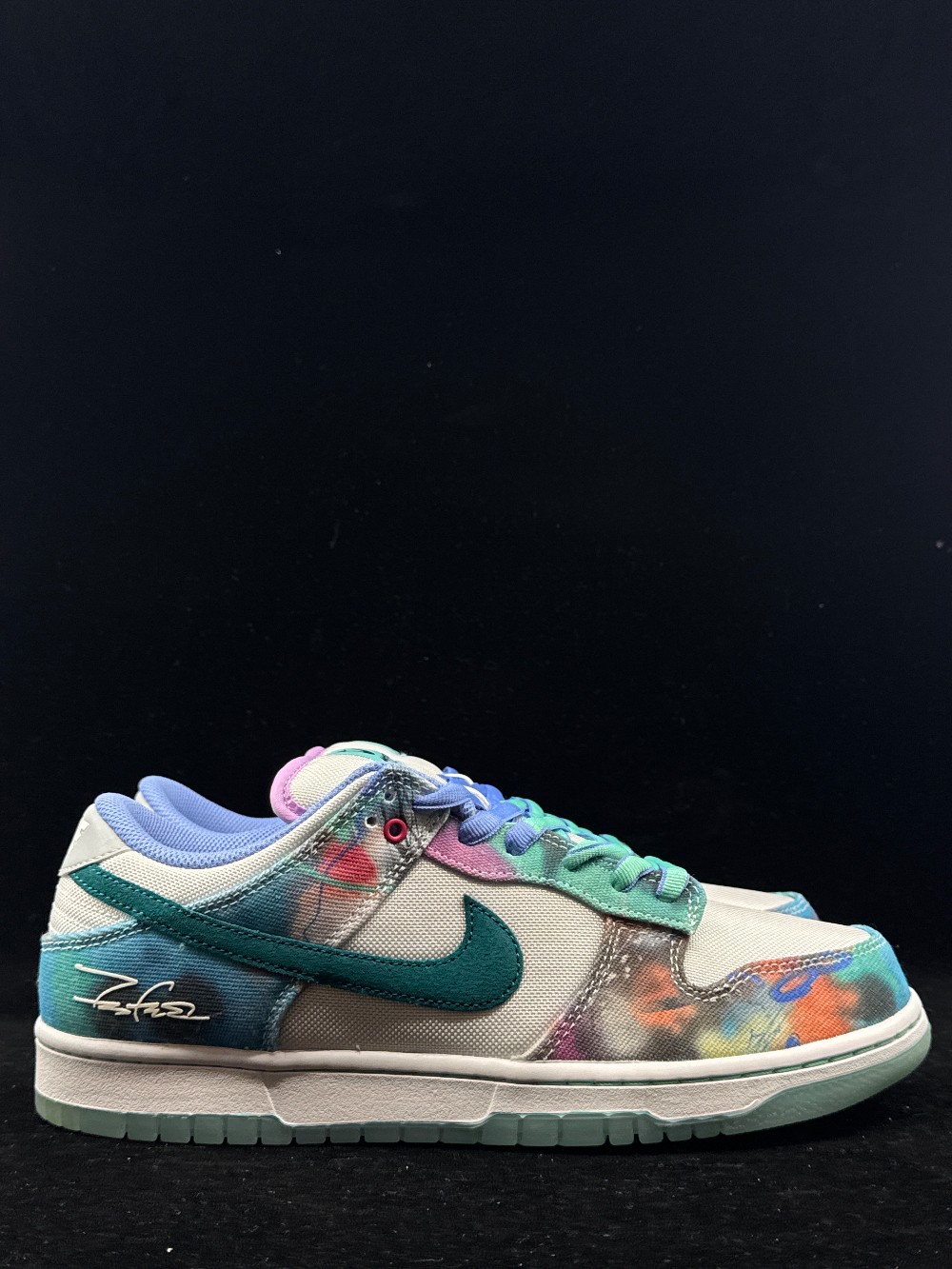 NIKE SB DUNK LOW X FUTURA LABORATORIES - BLEACHED AQUA