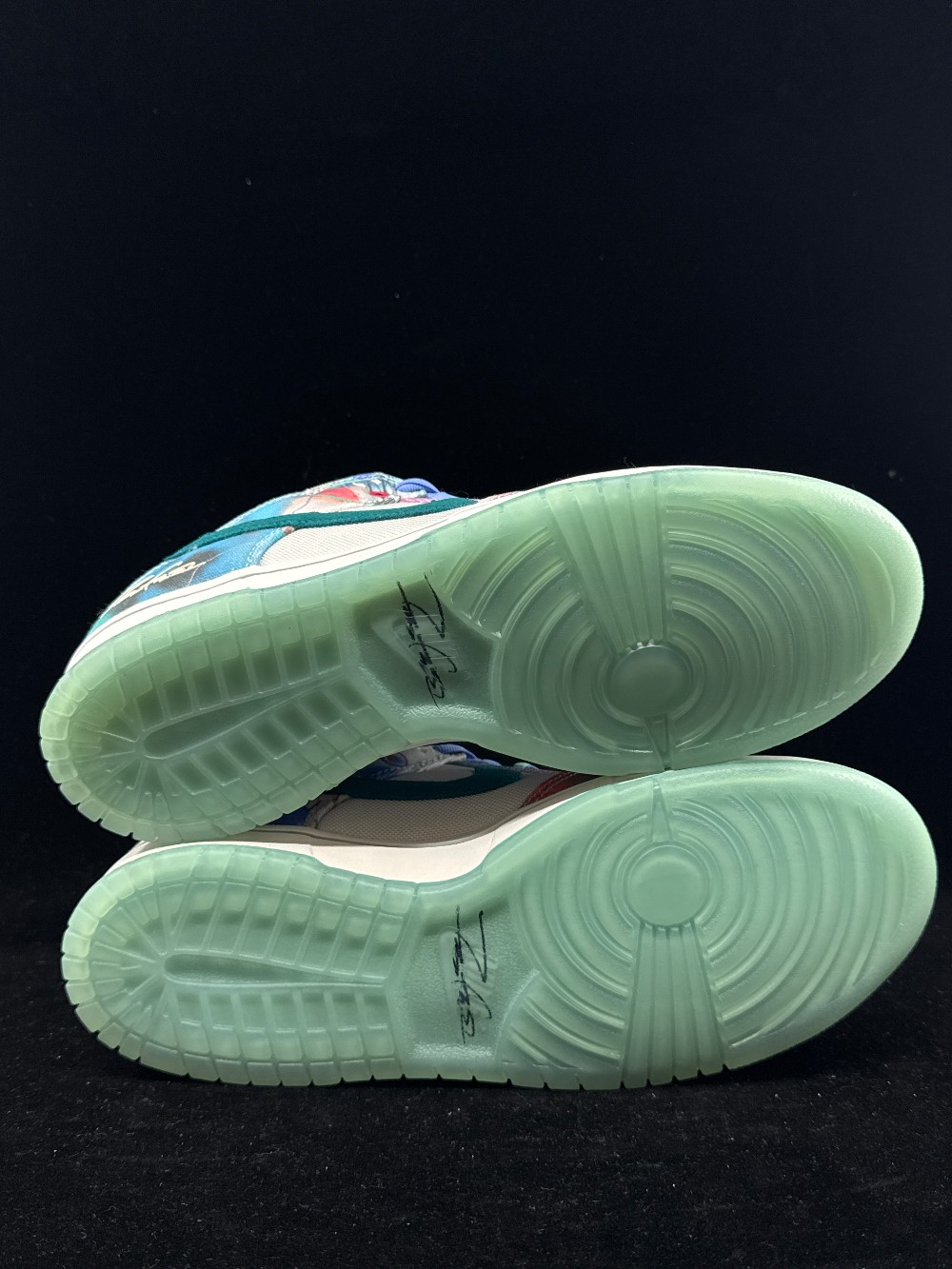 NIKE SB DUNK LOW X FUTURA LABORATORIES - BLEACHED AQUA